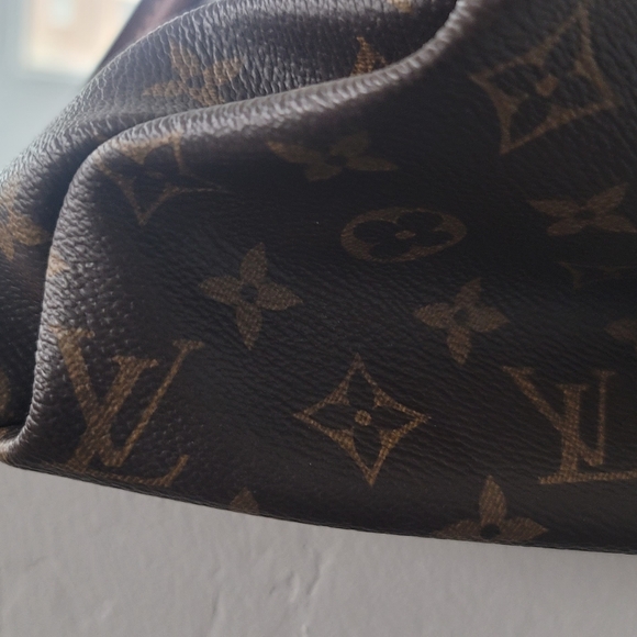 Authentic Louis Vuitton Pallas MM Monogram Canvas Black Leather Adjustable Strap - Picture 17 of 17